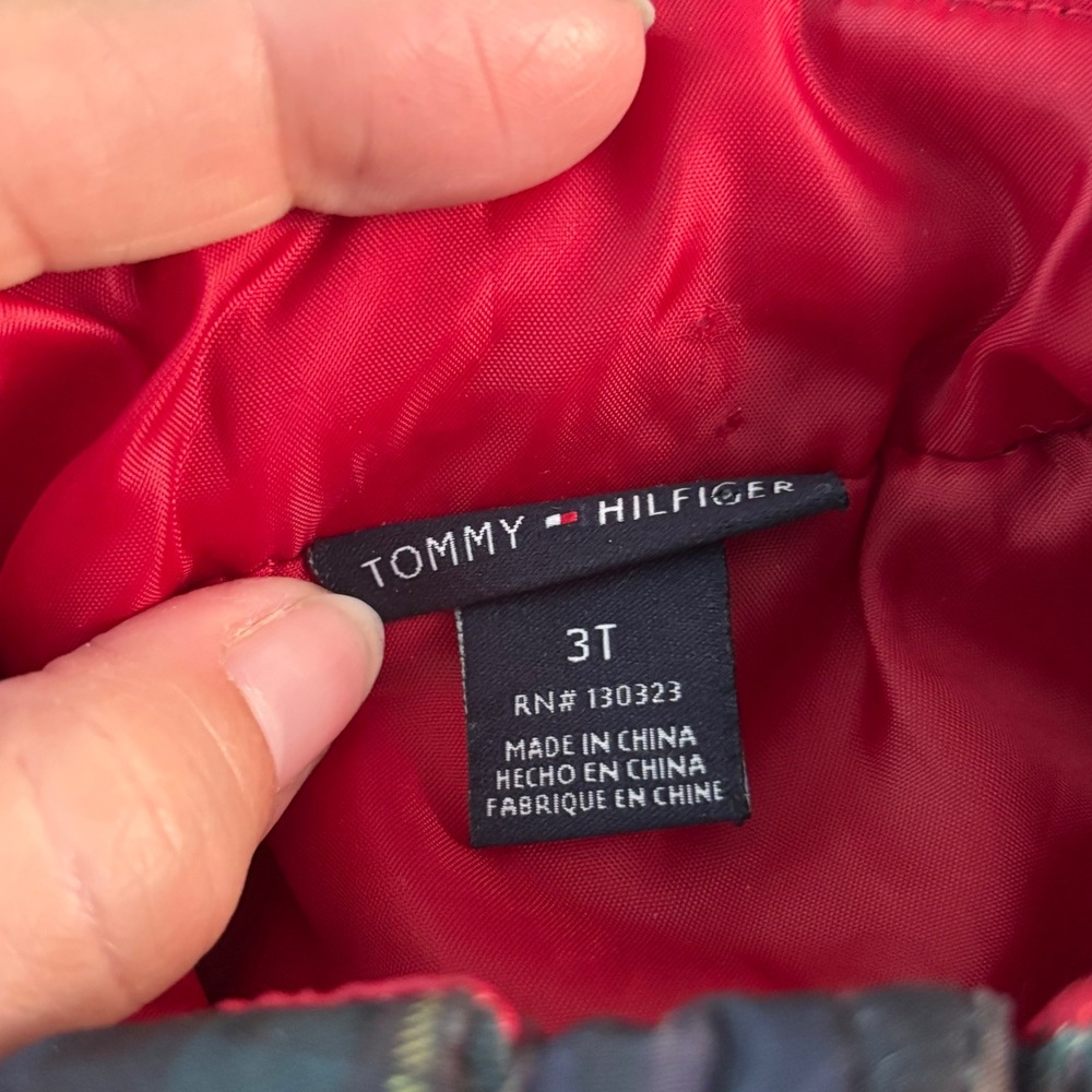 Kids‎ Tommy Hilfiger Plaid Puffer Vest Red Lined Size 3T - Picture 7 of 10